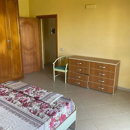 Apartament Redi's *