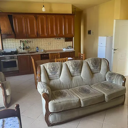 Apartament Redi's *